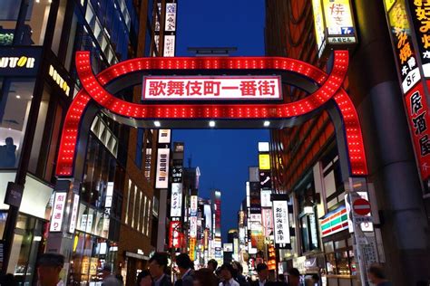 新宿 バー 出会い|新宿の出会いの場15選！ナンパもできるバー・居酒屋・出会いス。